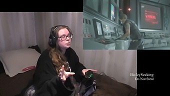 Podívejte Se, Jak Se Žena Svléká Při Hraní Resident Evil 2, Část 16