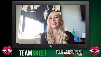Kay Lovely ในวิดีโอธีมคริสต์มาสสุดฮอตจาก Team Skeet: เพื่อนที่เลวร้ายที่สุดของคุณได้รับเซอร์ไพรส์พิเศษ