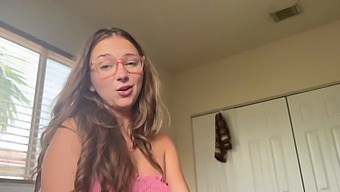 La Hermanastra Macy Meadows Se Cria En Video Porno Amateur En Hd