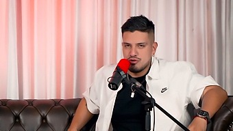 Η Σταρ Του Onlyfans, Karol Rosado Από Το Medellin Της Κολομβίας, Είναι Μια Τατουαρισμένη Μωρό Με Μεγάλα Βυζιά Και Ωραίο Κώλο.