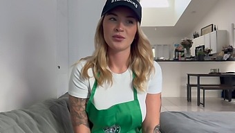 Barista Podvádza Svojho Priateľa A Žiada Viac Vášne.